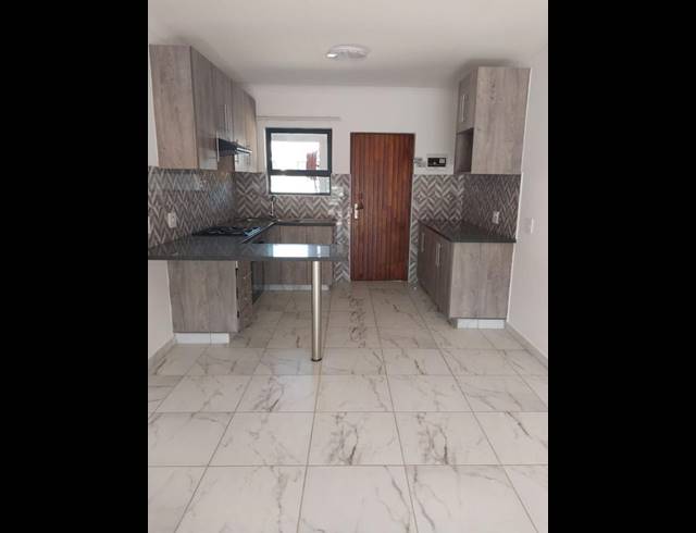 3 BEDROOM APARTMENT FOR SALE IN POMONA